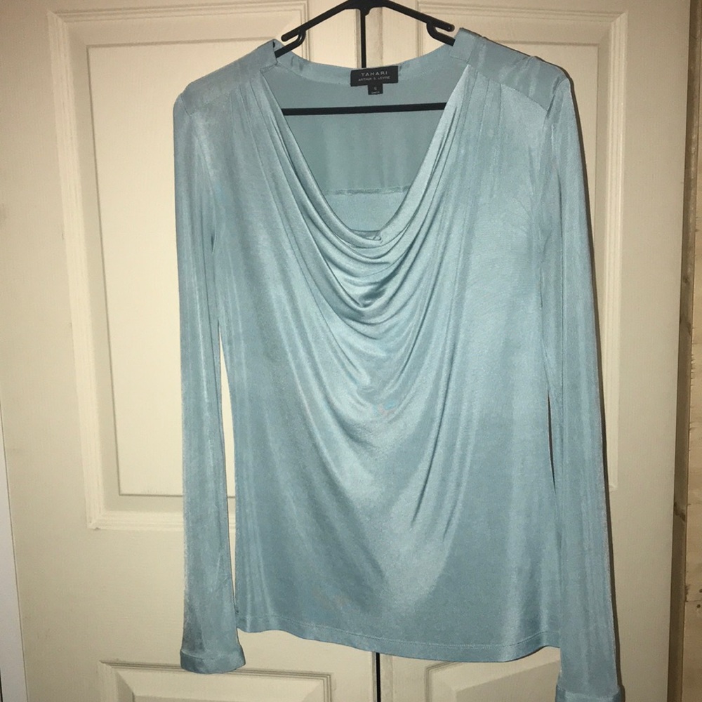 TAHARI long sleeve blouse. Size Small.